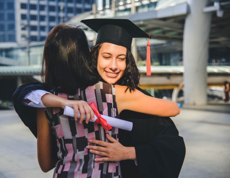 Cosa Regalare Alla Propria Ragazza Per La Laurea